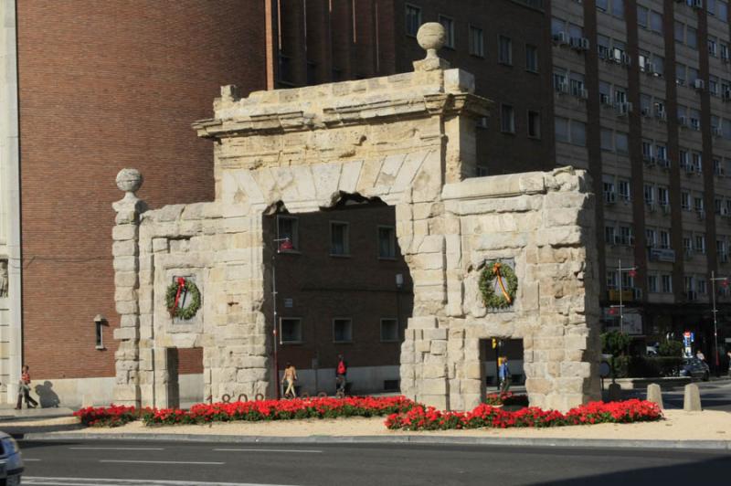 Puerta del Carmen, Zaragoza, Aragon, EspaÃ±a, Eu...