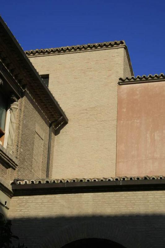 Patio de Santa Isabel, Palacio de la Aljaferia, Za...