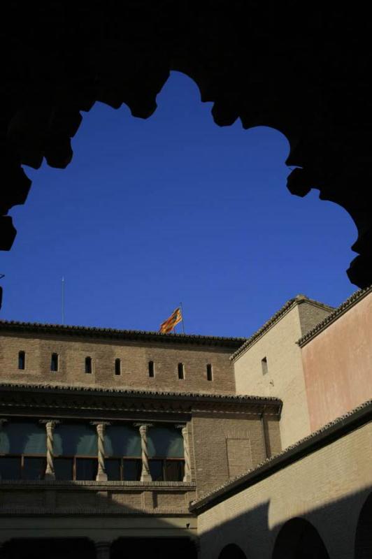 Patio de Santa Isabel, Palacio de la Aljaferia, Za...