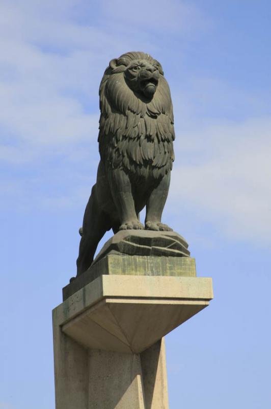 Leones del Puente de Piedra, Zaragoza, Aragon, Esp...