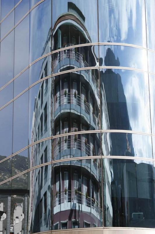 Reflejo de un Edificio, Andorra, Andorra la Vieja,...