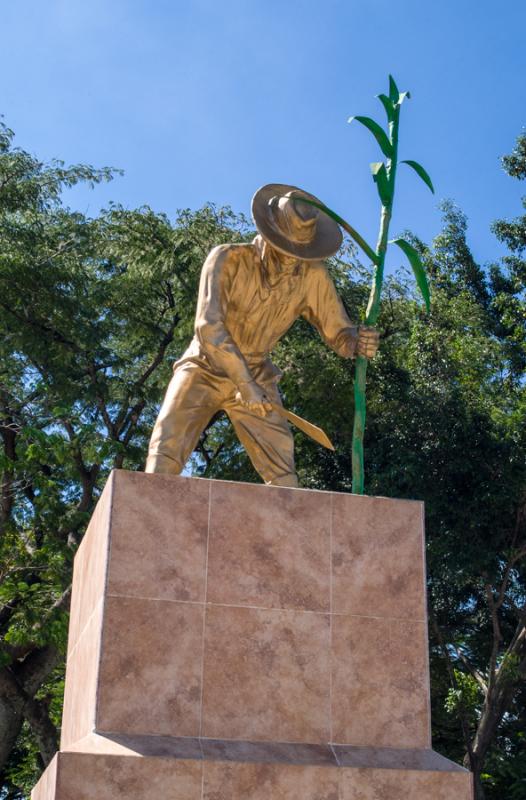 Monumento al Recolector de Caña de Azucar, Tulua,...