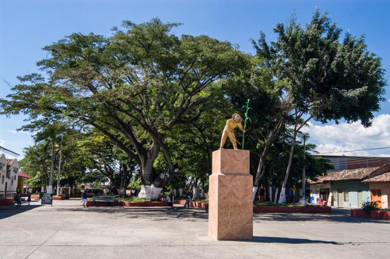 Monumento al Recolector de Caña de Azucar, Tulua,...