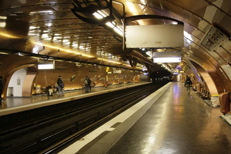 Interior del Metro de Paris, Francia, Europa Occid...