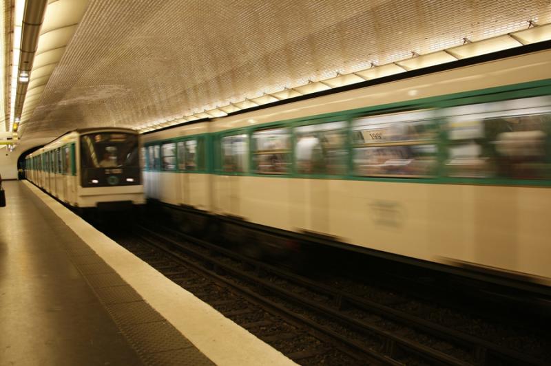 Interior del Metro de Paris, Francia, Europa Occid...