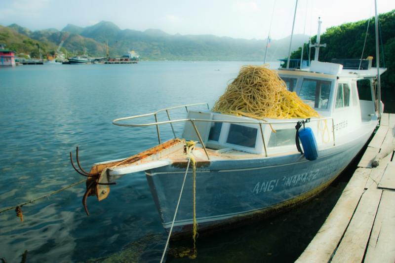 Barco Pesquero en el Muelle, Isla de San Andres, A...