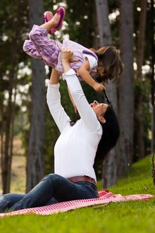 Madre Jugando con su Hija