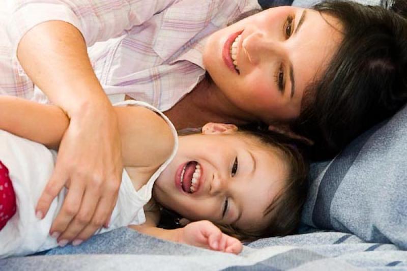 Mama Jugando con su Hija