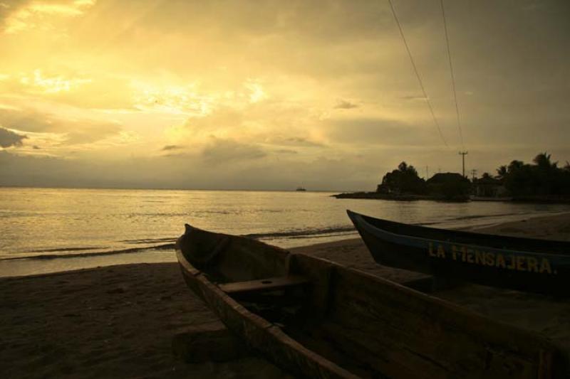 Canoas en la Playa, Rincon del Mar, Sucre, Sincele...