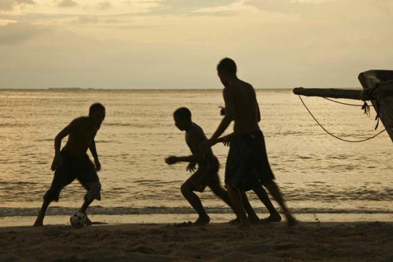 NiÃ±os Jugando en la Playa, Rincon del Mar, Sucr...