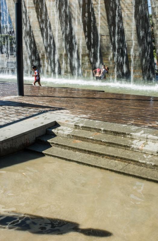 Puerta Urbana, Parque de los Pies Descalzos, Medel...