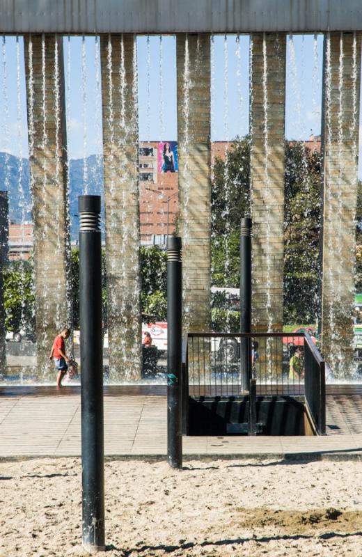 Puerta Urbana, Parque de los Pies Descalzos, Medel...