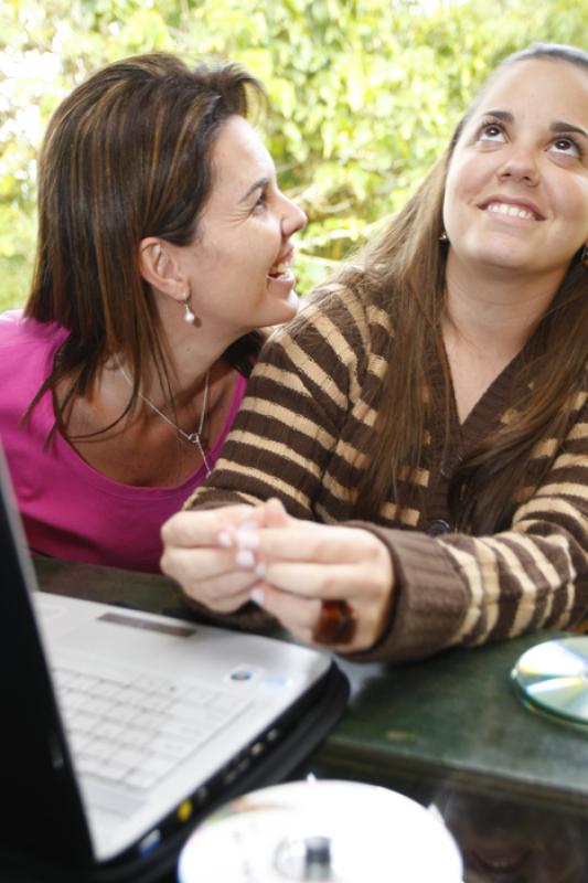 Mujeres Sonriendo