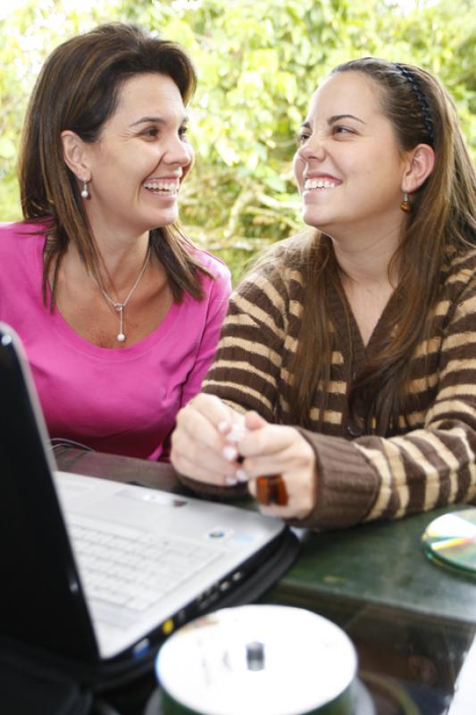 Mujeres Sonriendo