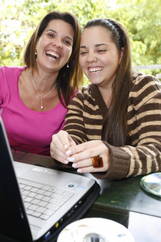 Mujeres Sonriendo