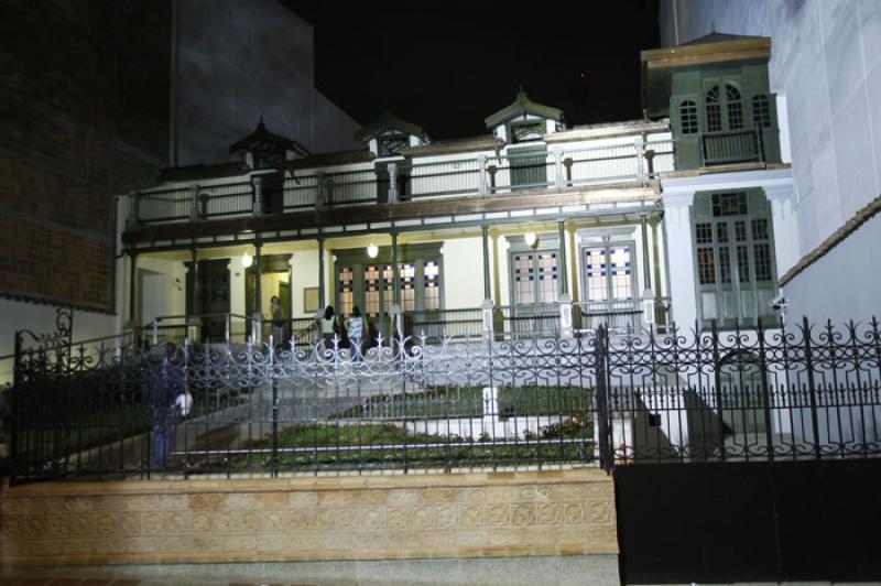 La Casa Barrientos, Avenida La Playa, Medellin, An...