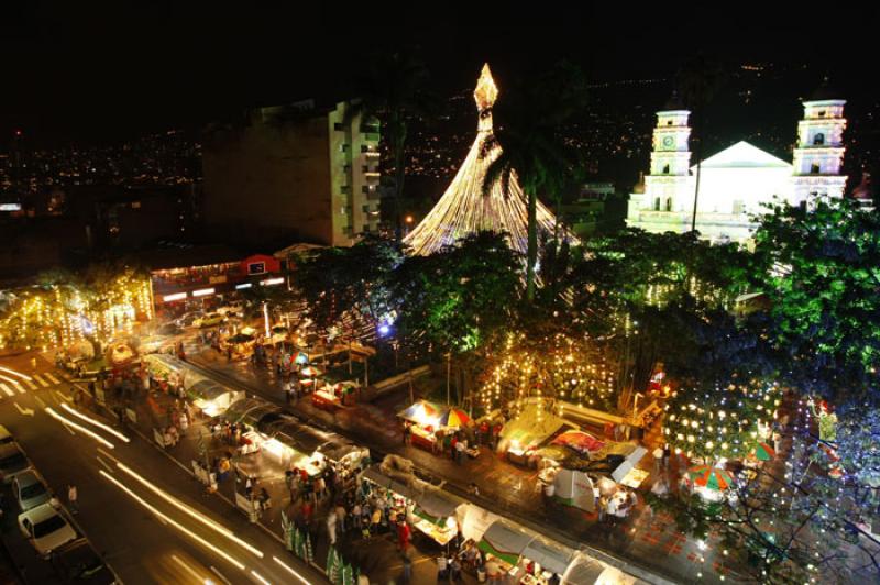 Parque Marceliano Velez, Envigado, Antioquia, Mede...