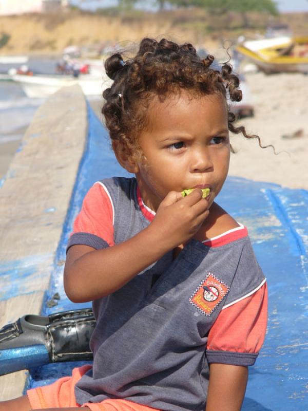 NiÃ±a en la Playa, Riohacha, La Guajira, Colombi...