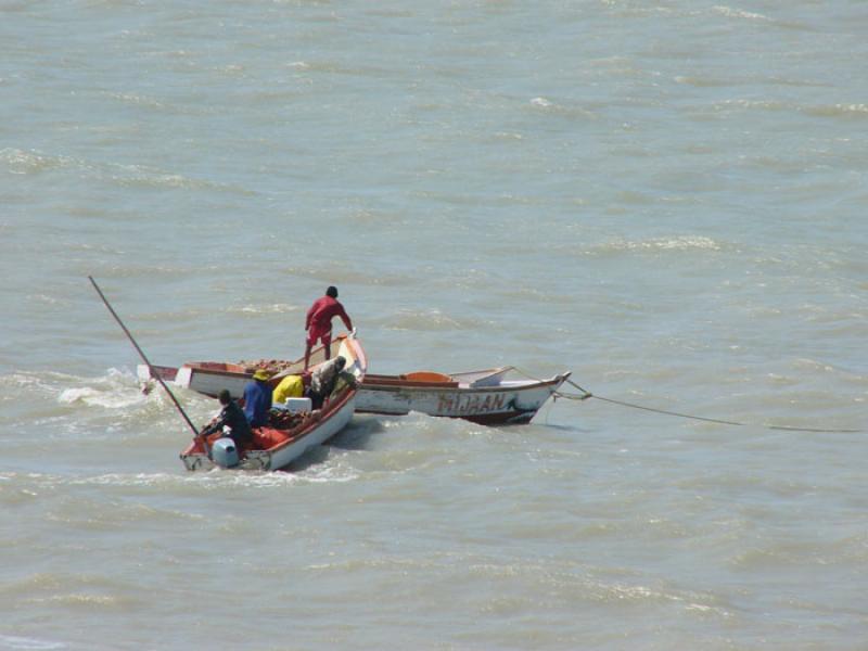 Pescadores en el Mar, Riohacha, La Guajira, Colomb...