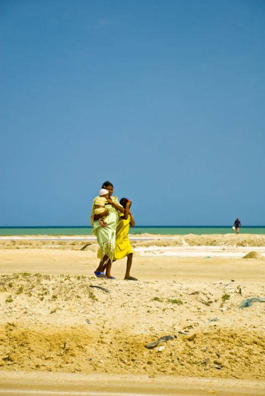 Familia Wayuu, Salinas de Manaure, Manaure, La Gua...