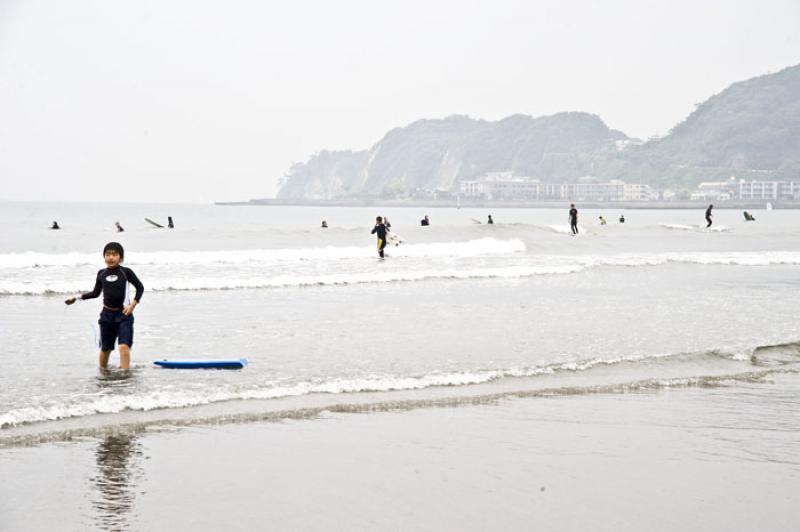 Surfista en la Playa de Yuigahama, Yuigahama, Kama...