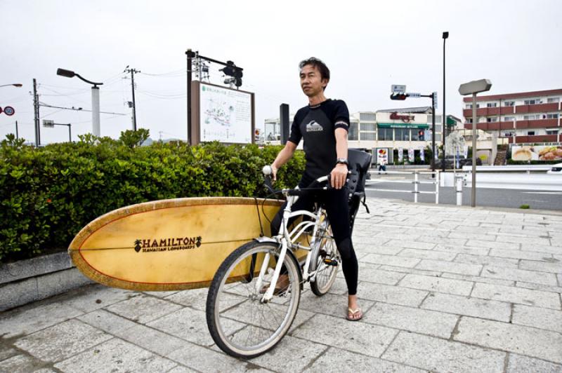 Surfista en Kamakura, Kanagawa, Kanto, Japon, Toki...