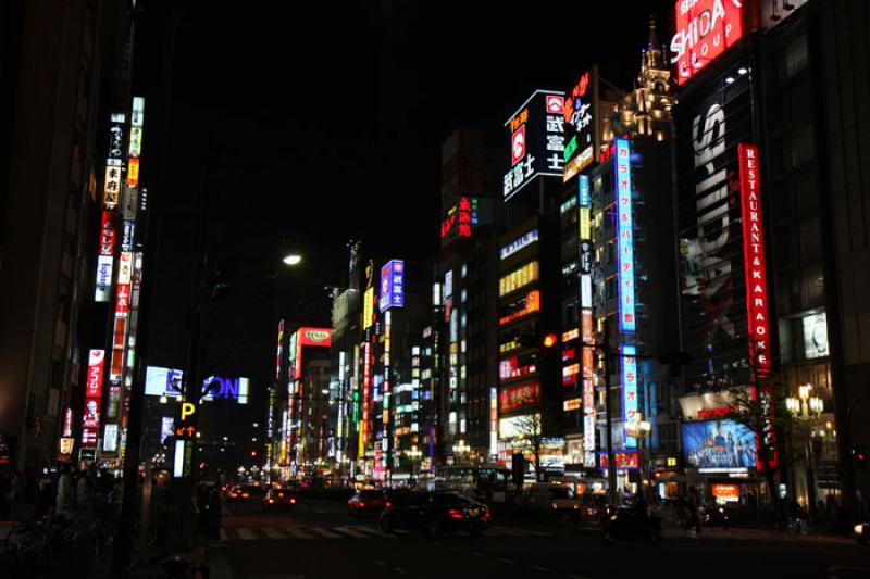 Shinjuku-Dori, Shinjuku, Tokio, Japon, Este de Asi...