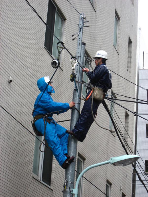 Electricistas en Tokio, Japon, Este de Asia