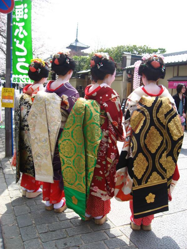 Mujeres Maiko, Gion, Kioto, Prefectura, Honshu, Ja...