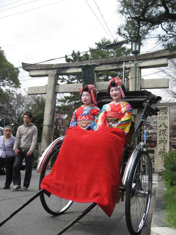 Mujeres Maiko, Gion, Kioto, Prefectura, Honshu, Ja...