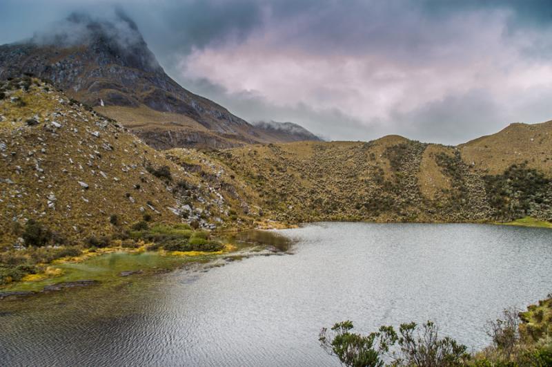 Laguna del Otun, Parque Nacional Natural Los Nevad...