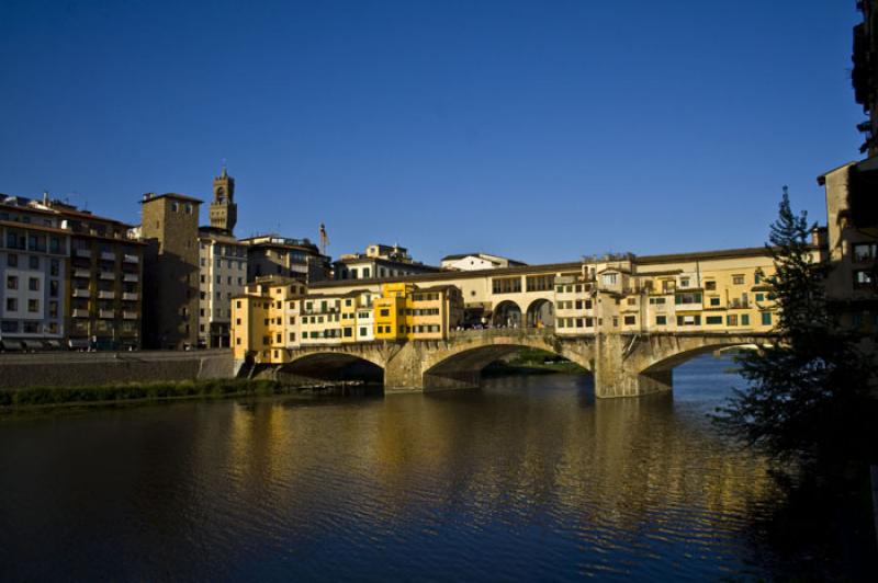 Puente Viejo, Florencia, Toscana, Italia, Europa O...