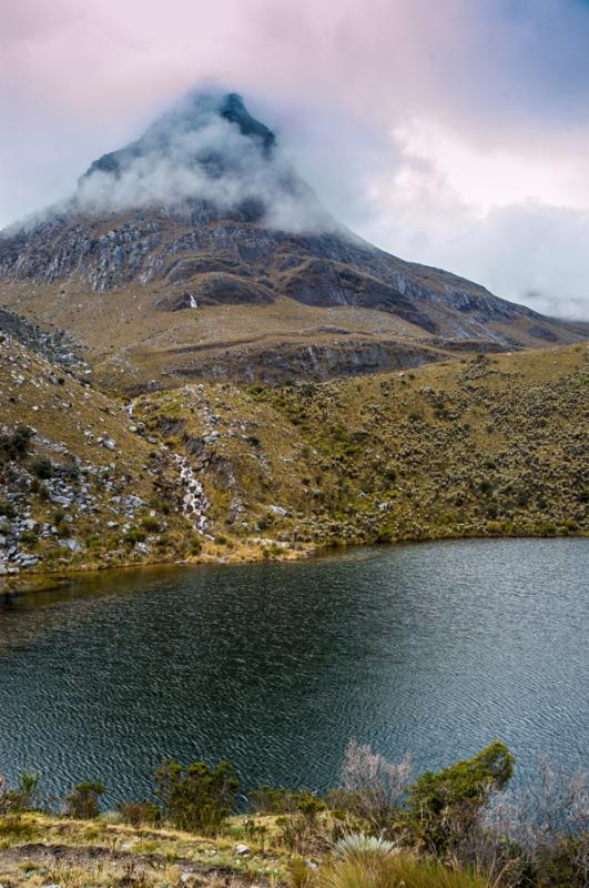 Laguna del Otun, Parque Nacional Natural Los Nevad...