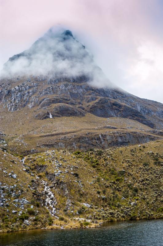 Laguna del Otun, Parque Nacional Natural Los Nevad...