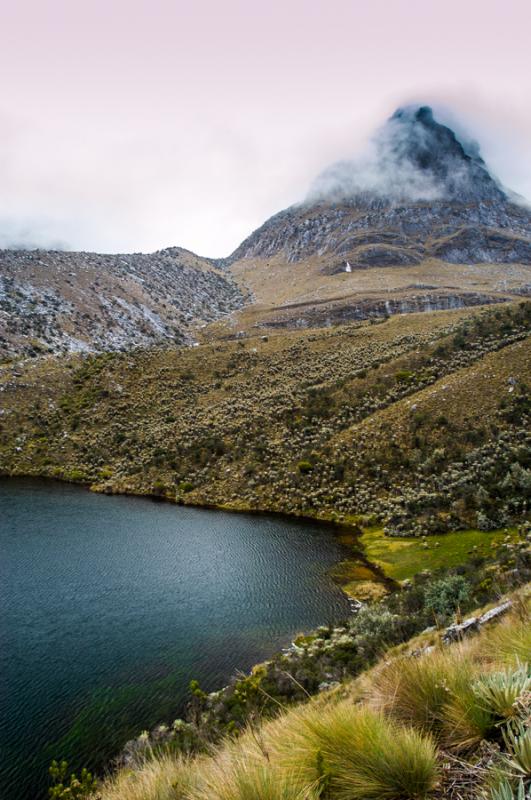 Laguna del Otun, Parque Nacional Natural Los Nevad...