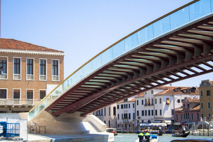 Puente de la Constitucion, Venecia, Veneto, Italia...