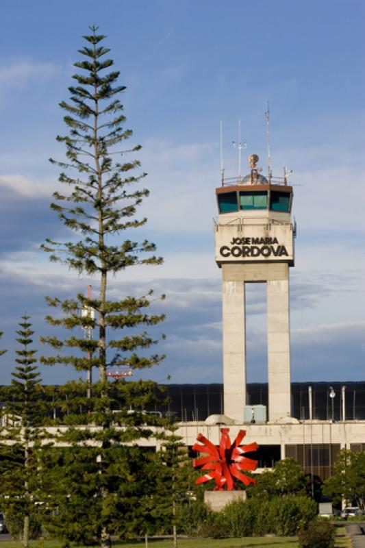 Aeropuerto Internacional Jose Maria Cordova, Rione...