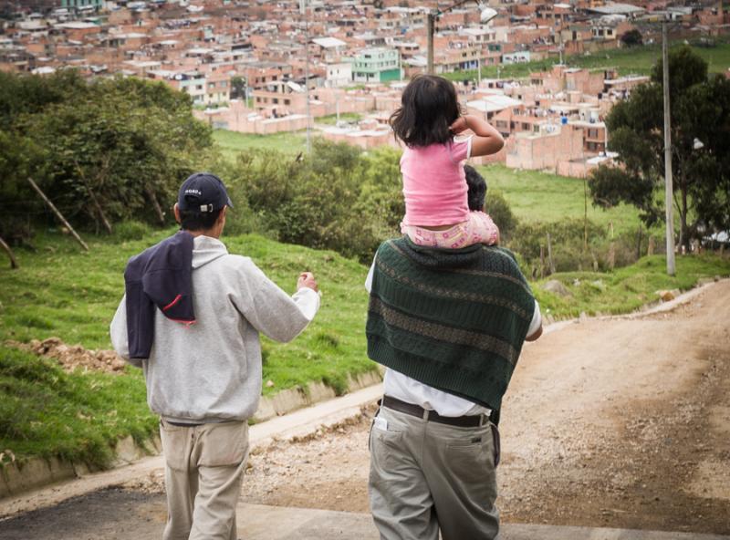 Peersonas Caminando, Facatativa, Bogota, Cundinama...