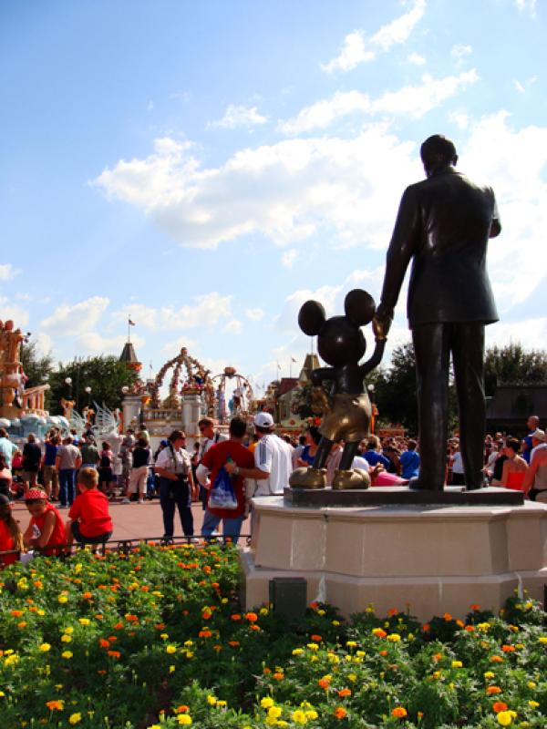 Estatua Walt Disney y Mickey Mouse, Magic Kingdom,...