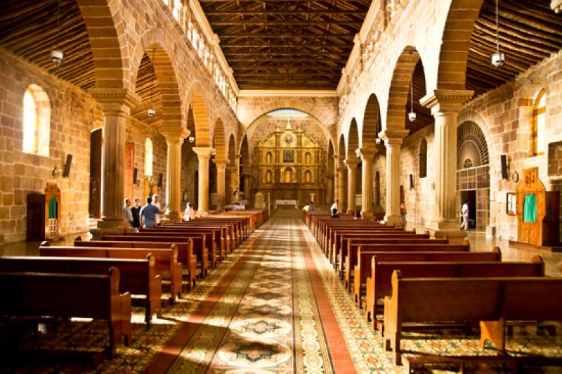 Iglesia La Inmaculada Concepcion y San Lorenzo Mar...