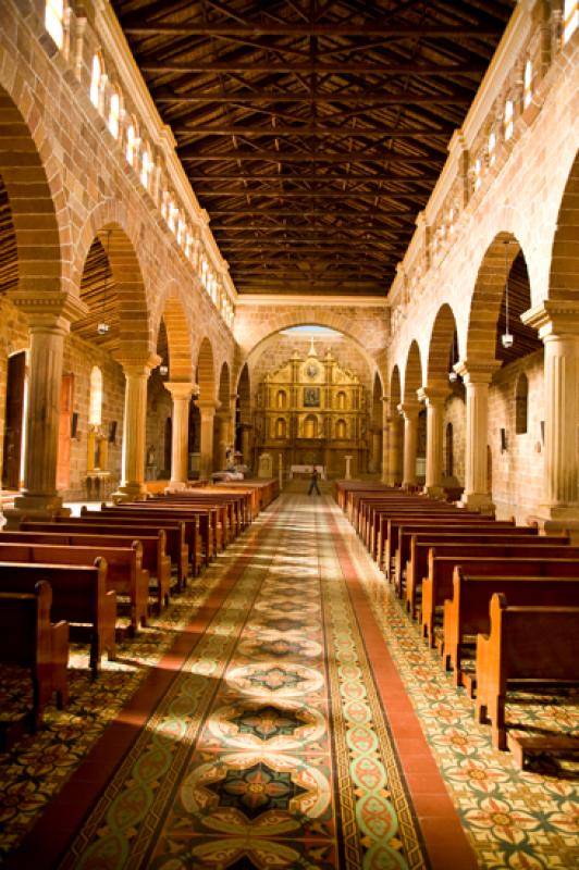 Iglesia La Inmaculada Concepcion y San Lorenzo Mar...