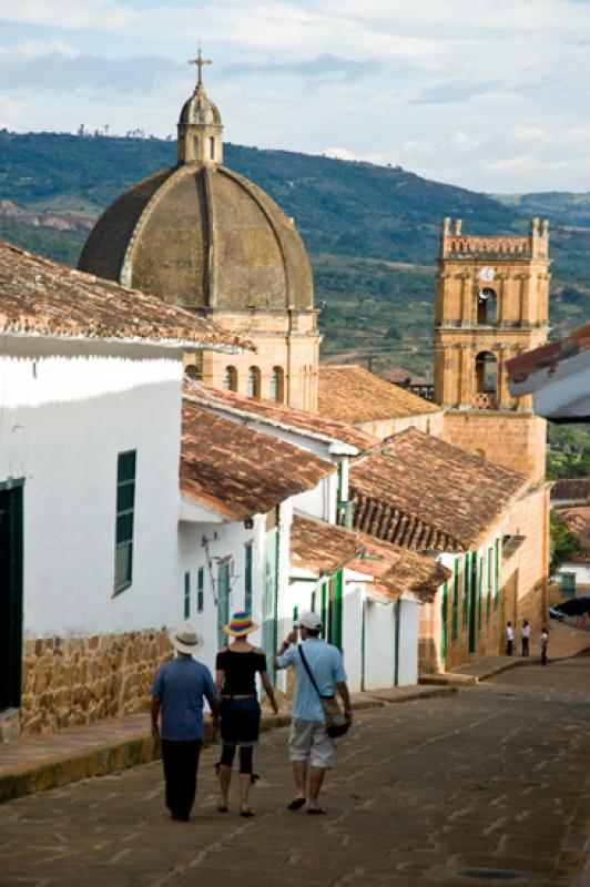 Iglesia La Inmaculada Concepcion y San Lorenzo Mar...