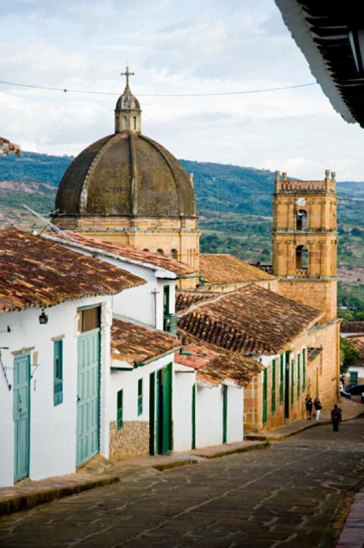 Iglesia La Inmaculada Concepcion y San Lorenzo Mar...