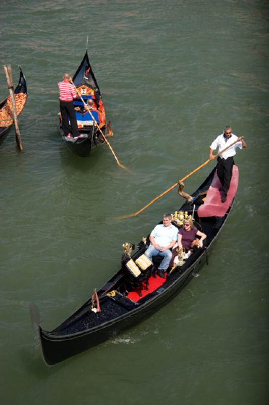 Gondola en el Gran Canal, Venecia, Veneto, Italia,...