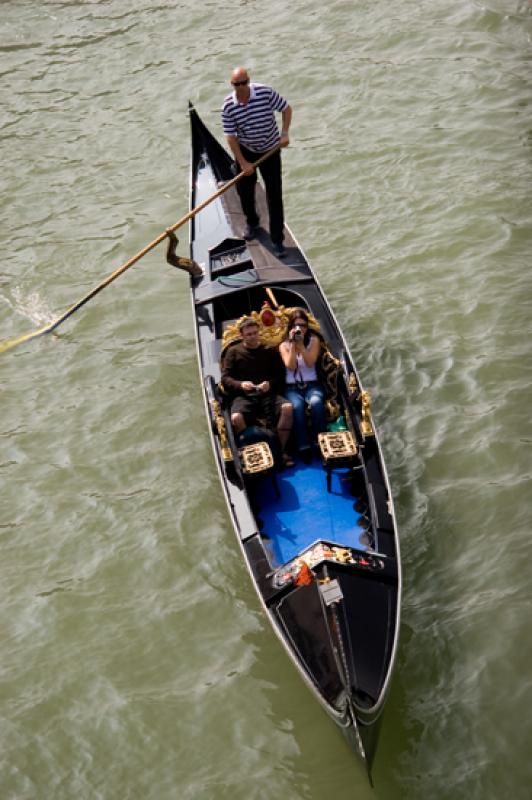 Gondola en el Gran Canal, Venecia, Veneto, Italia,...