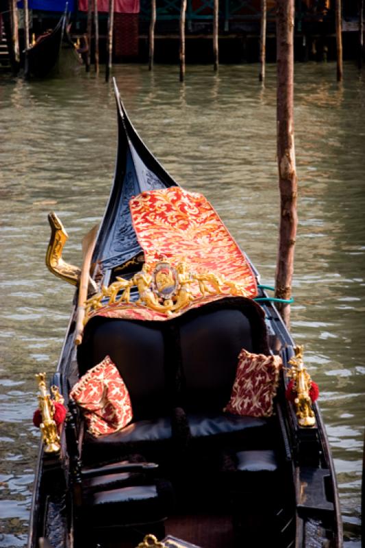 Gondola en el Gran Canal, Venecia, Veneto, Italia,...