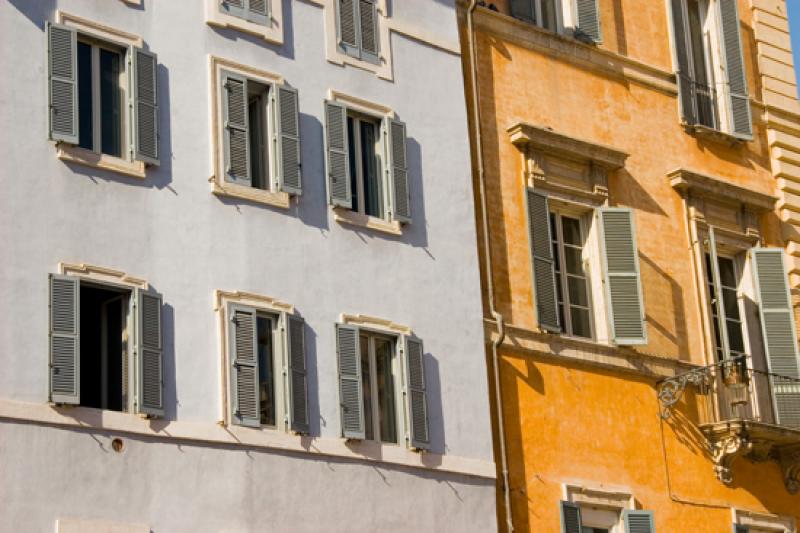 Ventanas de una Vivienda, Roma, Lacio, Italia, Eur...