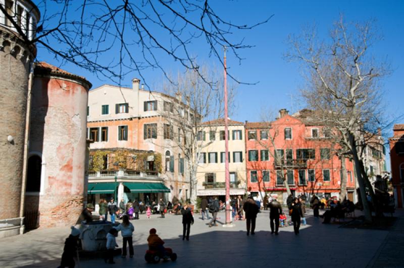 Plaza Santa Margarita, Campo Santa Margherita, Dor...