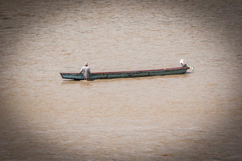 Hombres Pescando, Santa Fe de Antioquia, Colombia,...