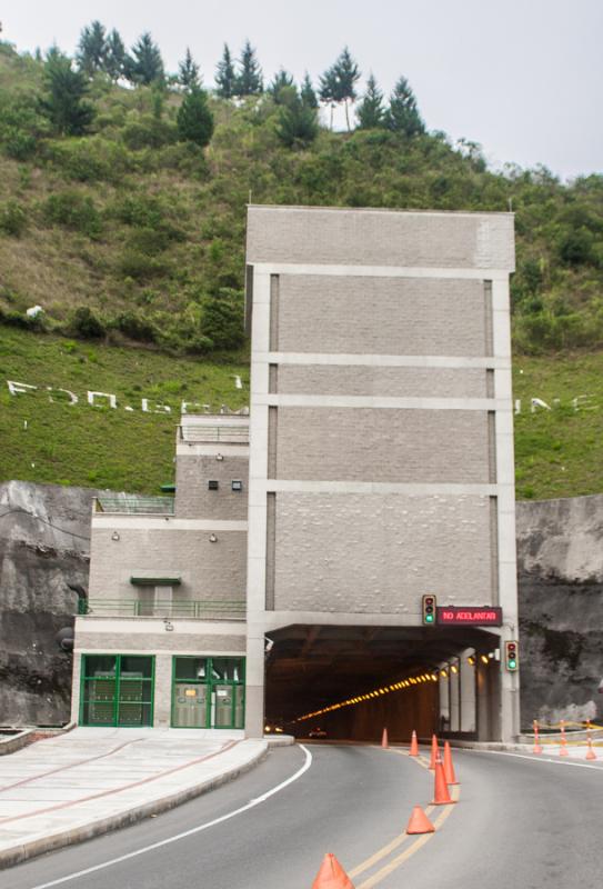 Tunel de Occidente, Santa Fe de Antioquia, Colombi...